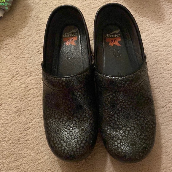 Dansko XP Clogs Medallion Print Size 39 - Picture 3 of 9